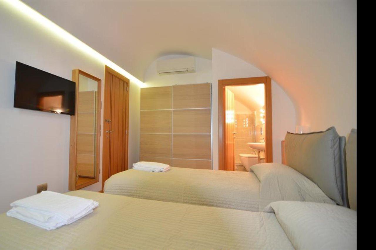 La Strada Parlata Otel Napoli Dış mekan fotoğraf
