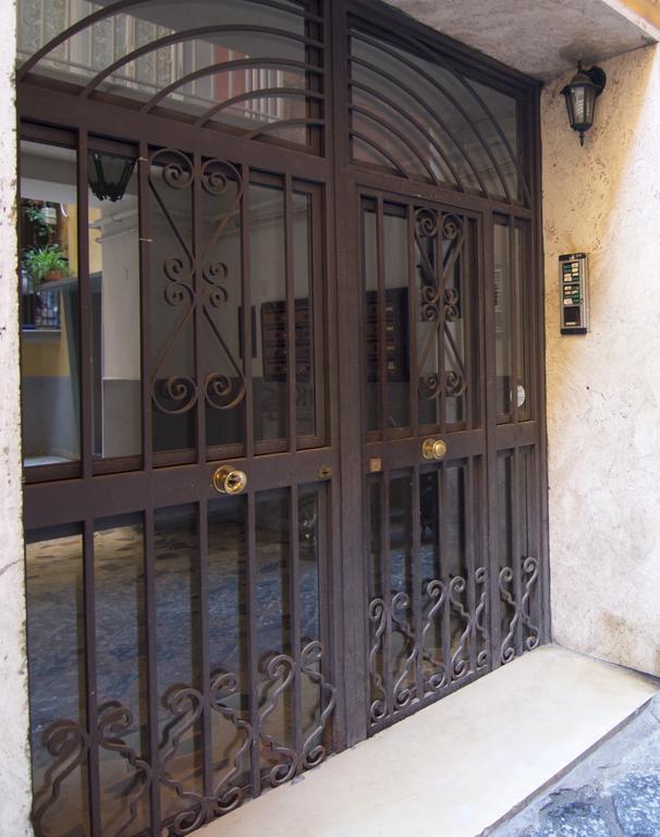 La Strada Parlata Otel Napoli Dış mekan fotoğraf