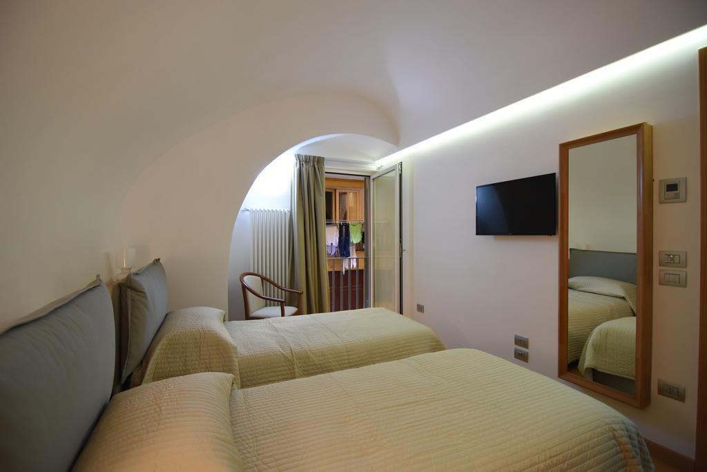 La Strada Parlata Otel Napoli Dış mekan fotoğraf