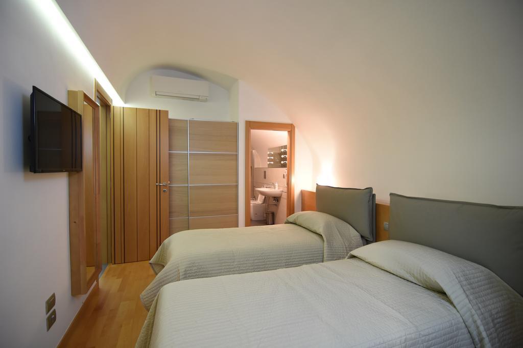 La Strada Parlata Otel Napoli Dış mekan fotoğraf