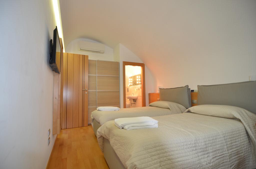 La Strada Parlata Otel Napoli Dış mekan fotoğraf